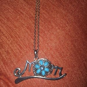 MOM snap necklace
